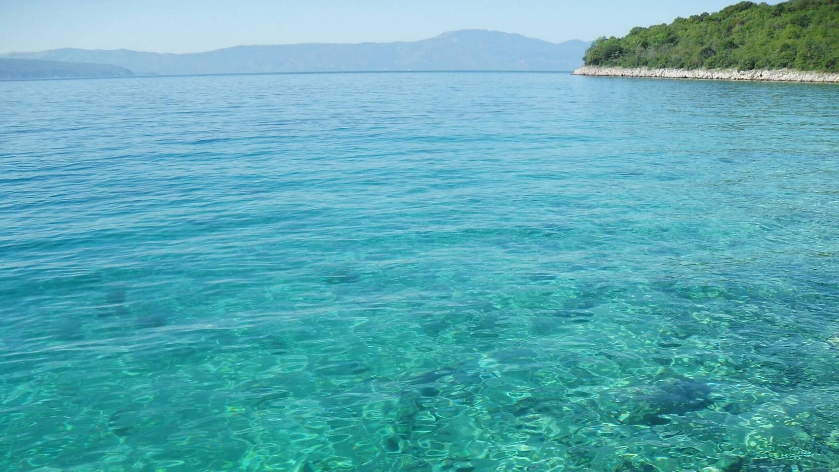 Чистое море на острове Крк