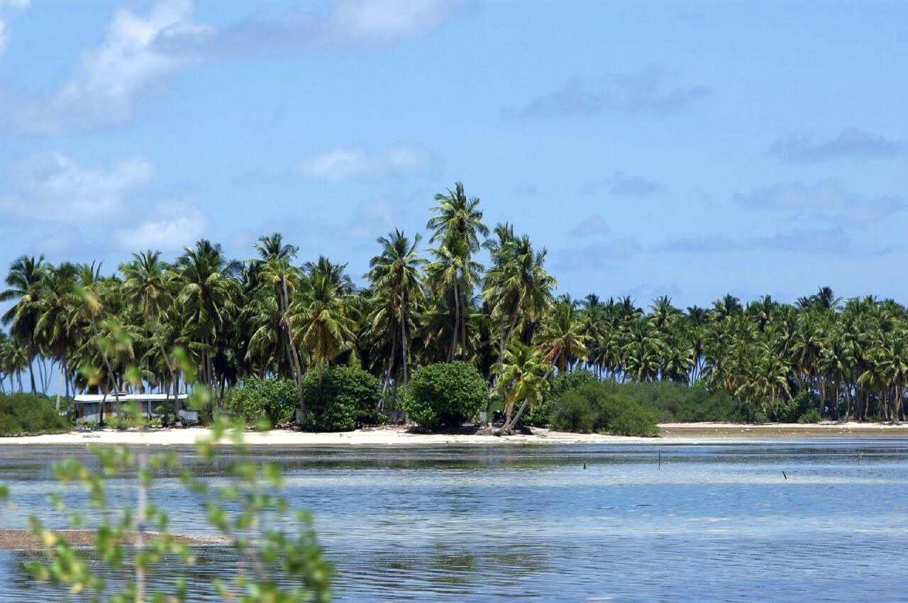 Остров в атолле Адду