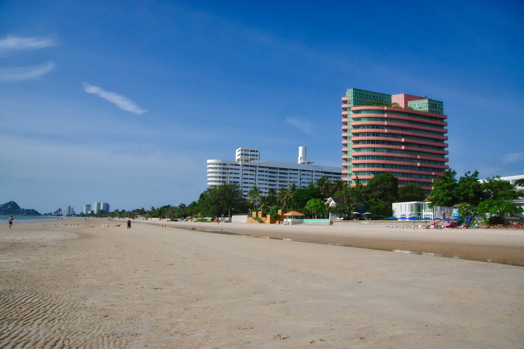 Городской пляж в Хуахине